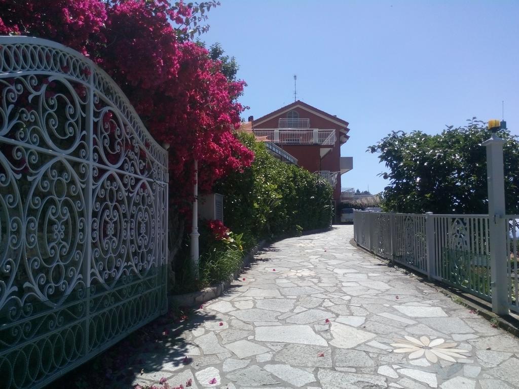Agriturismo La Rocca San Bartolomeo Al Mare Dış mekan fotoğraf